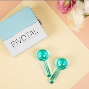 NIB-Pivotal - Facial Cooling Globes